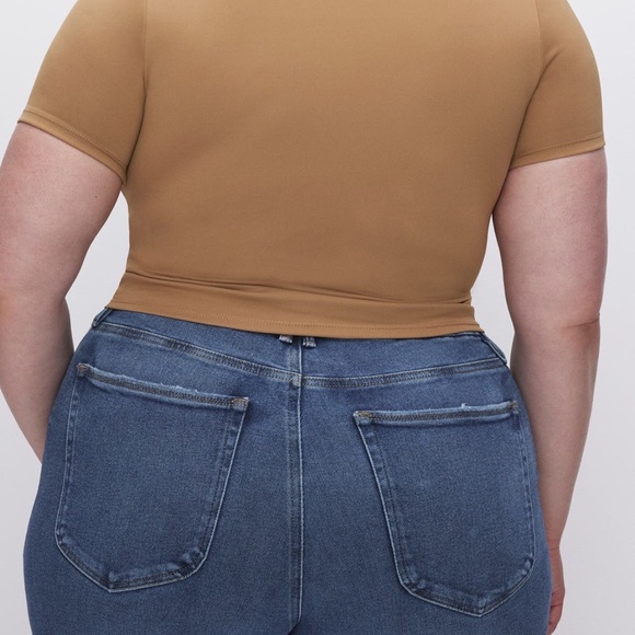 Good American: Scoop Neck Crop Scuba Knit T-shirt - Picture 6 of 11